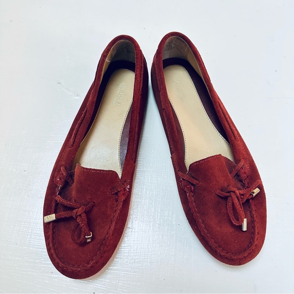 Michael Kors Women's Daisy Logo Suede Cinnamon Moccasin. Size 8M - Picture 2 of 7